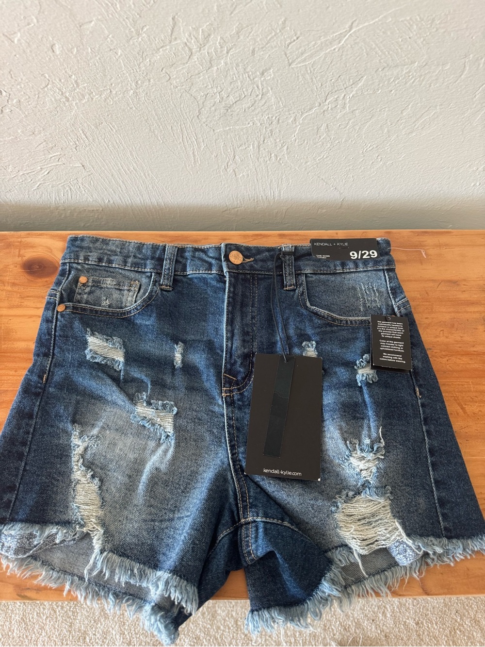 BNWT! Kendall & Kylie Distressed Dark Blue Denim Shorts - 9/29